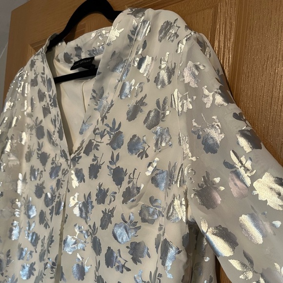 Lane Bryant White Chiffon Silver Floral Tunic Blouse - Picture 9 of 11